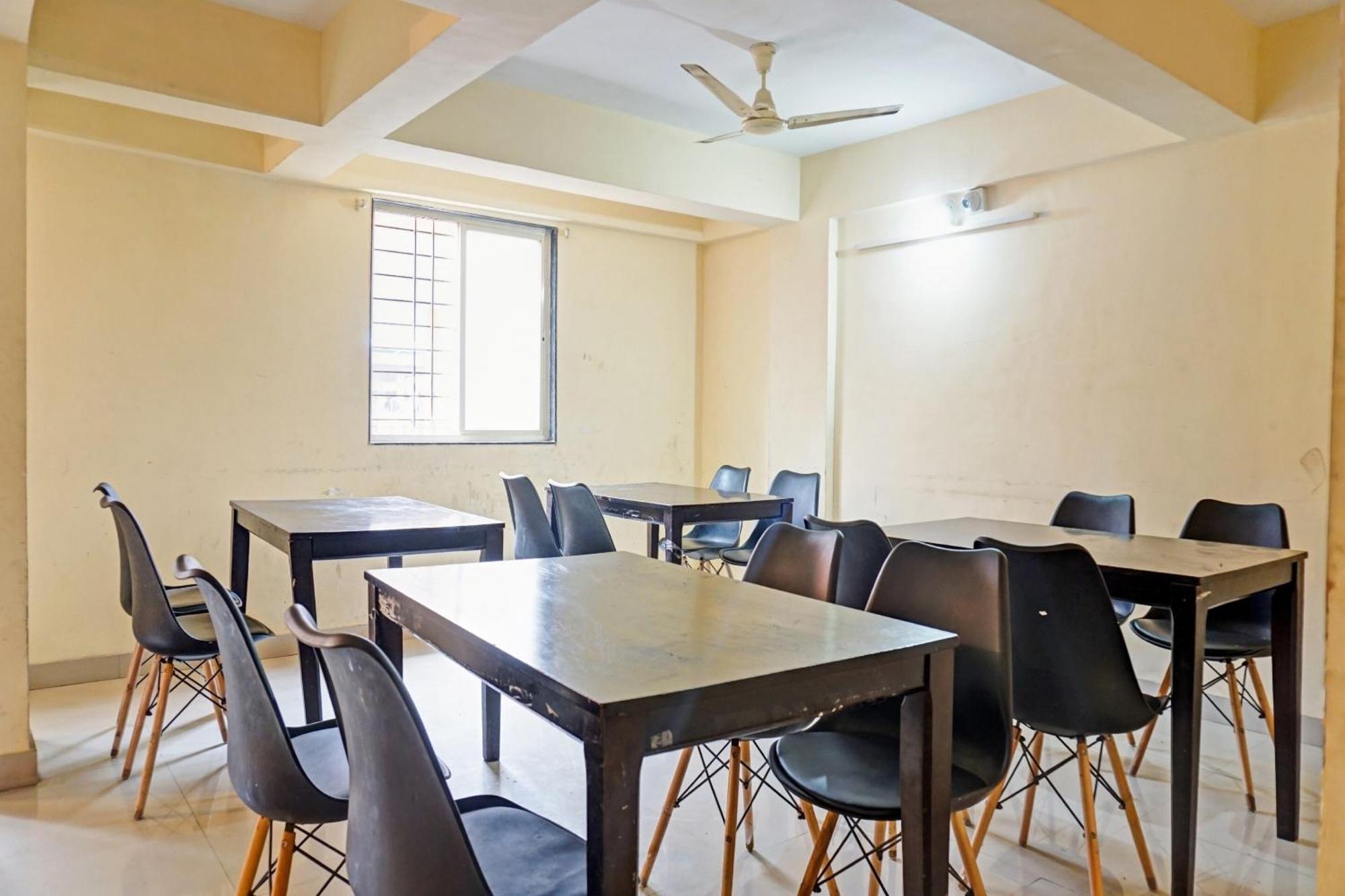 Collection O Royce Studios Near Pune Airport ภายนอก รูปภาพ